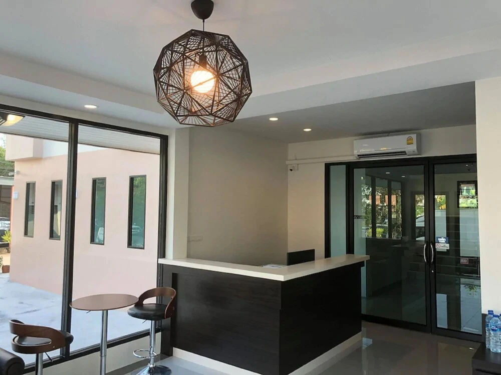 Lobby & Reception