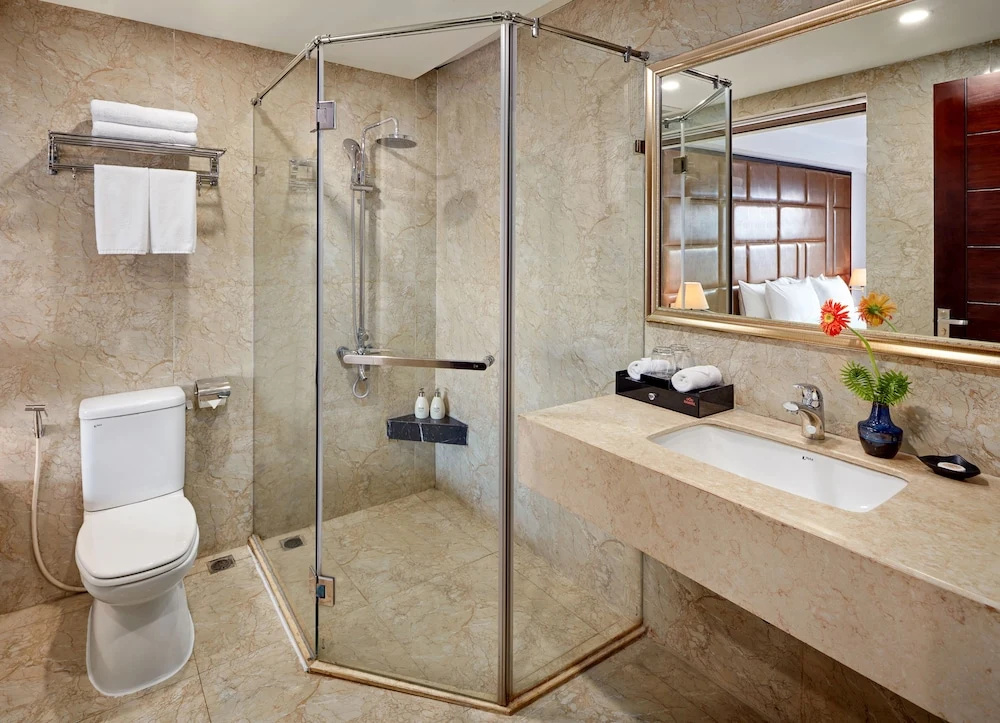 Superior Double room with city view (full double bed)