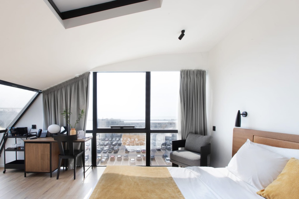 Signature Suite