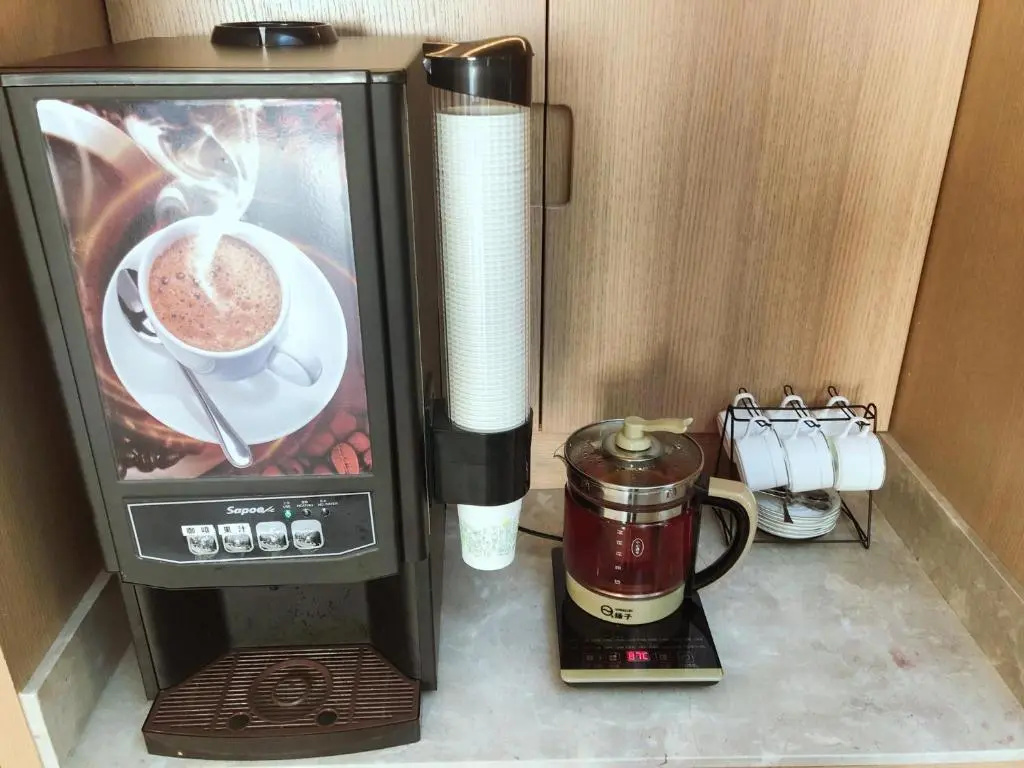 Food & Beverage