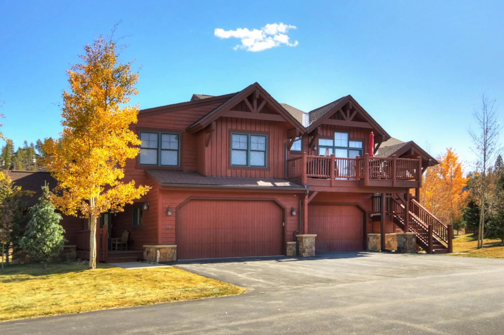 Highland Greens Comfort 3 Bedroom Townhouse by Redawning
