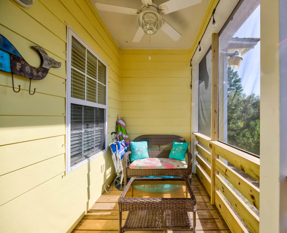 Delightful beach cottage in Fort Morgan with pool
