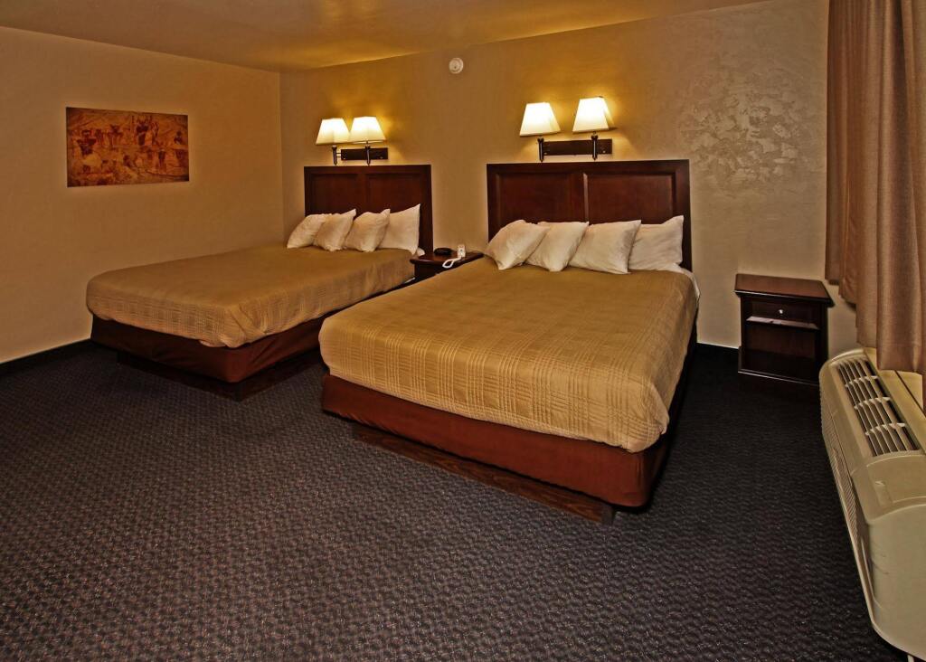 Bowen Motel by null