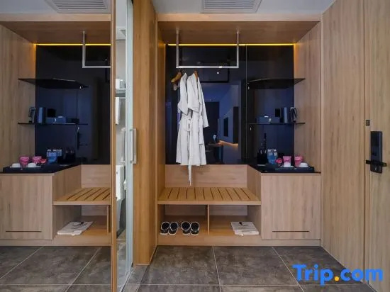 Premier room