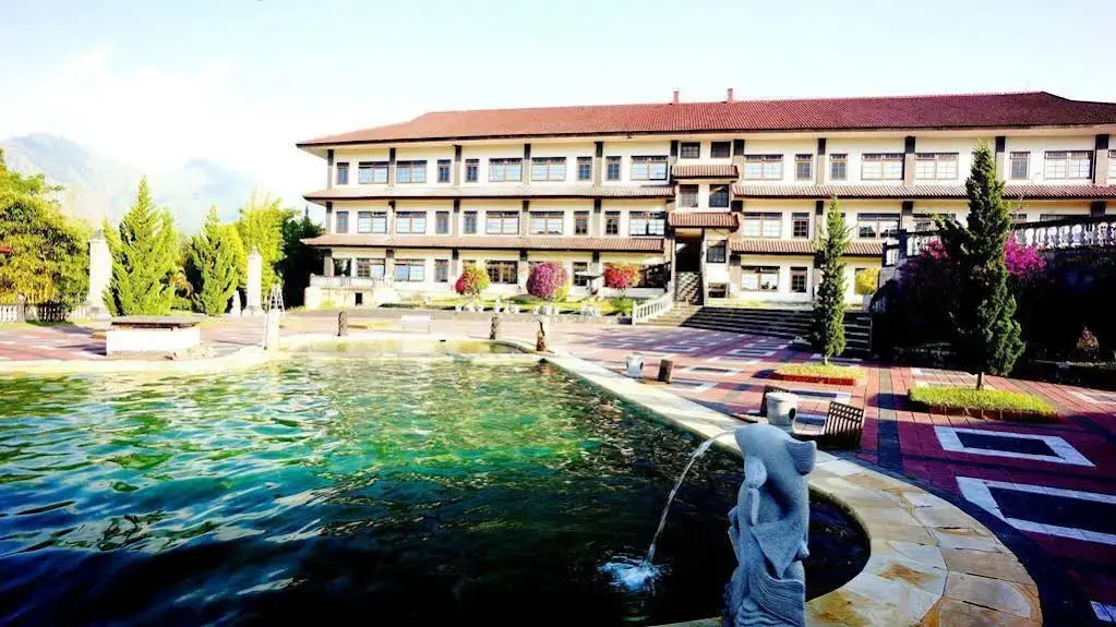 Puri Bening Lake Front Hotel - Général