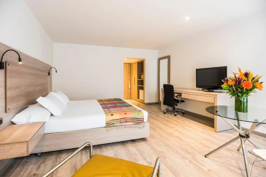 Hotel Rosales Plaza - Chambres