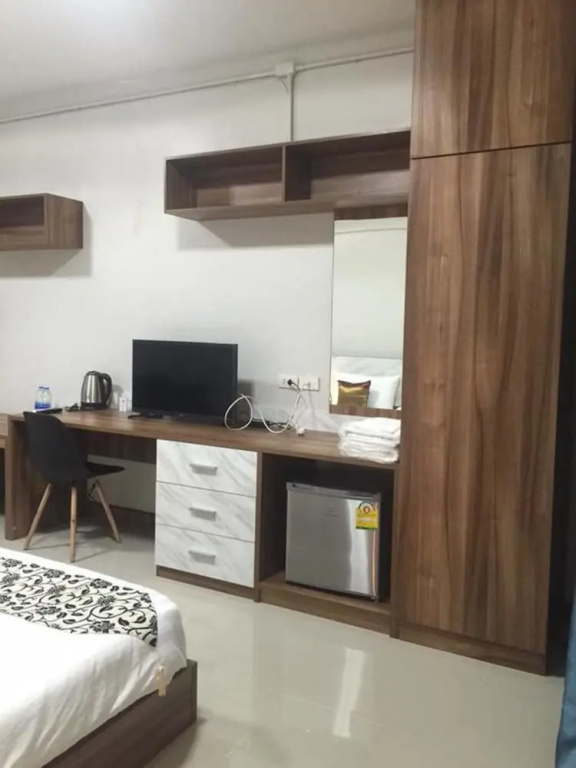 Deluxe Double room (full double bed)