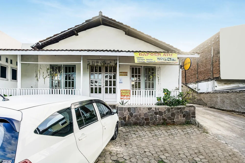 OYO Life 90896 Griya Atu Syariah