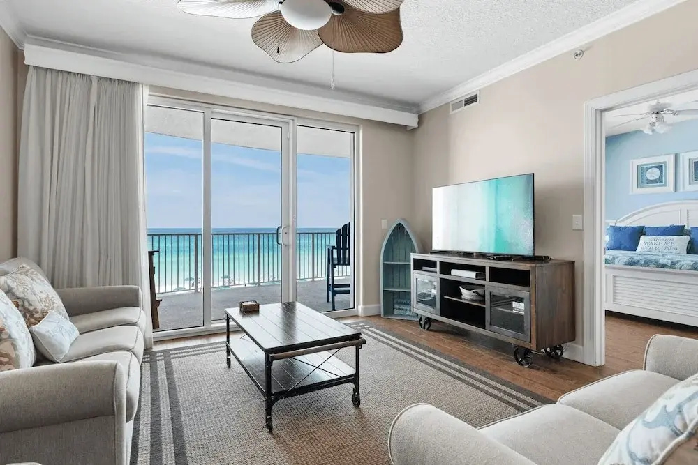 Emerald Isle Resort 405 by Avantstay Beachfront, Beach Chairs + Pool Access