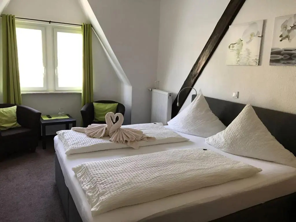 Standard Triple room with view