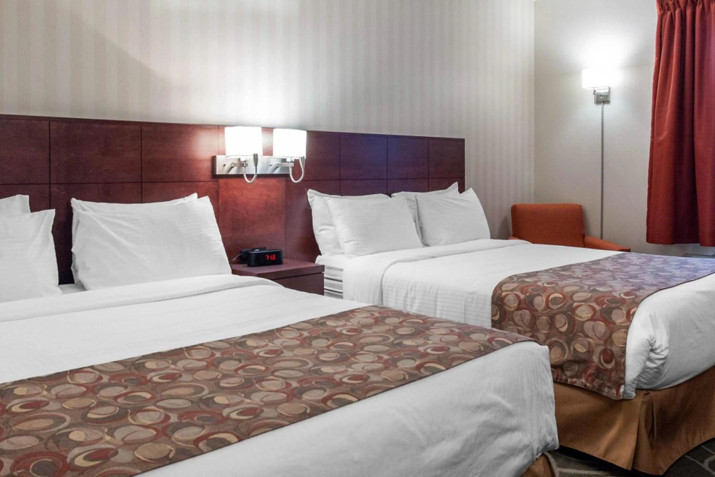 Quality Hotel & Suites — 3