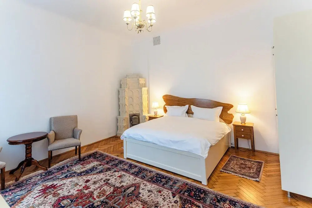 2 Bedrooms Apartment