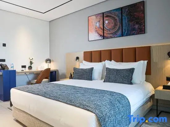 Deluxe Double room with balcony (full double bed)
