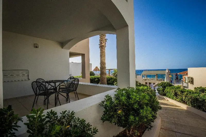Deluxe Double room with balcony and with sea view (full double bed)
