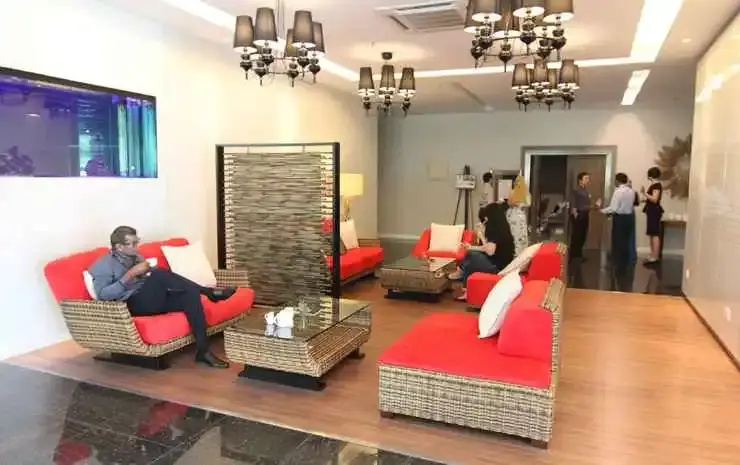 Lobby & Reception