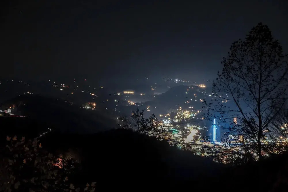 Hot Tub & Mtn Views: Scenic Cabin in Gatlinburg!