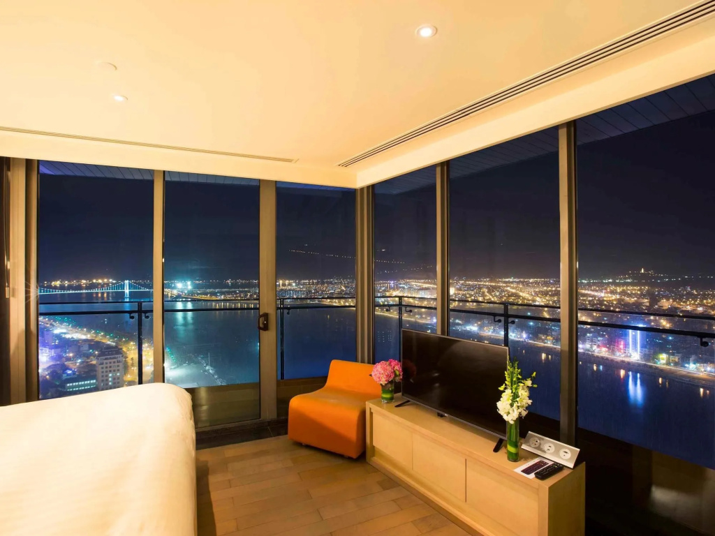 Balcony & Terrace