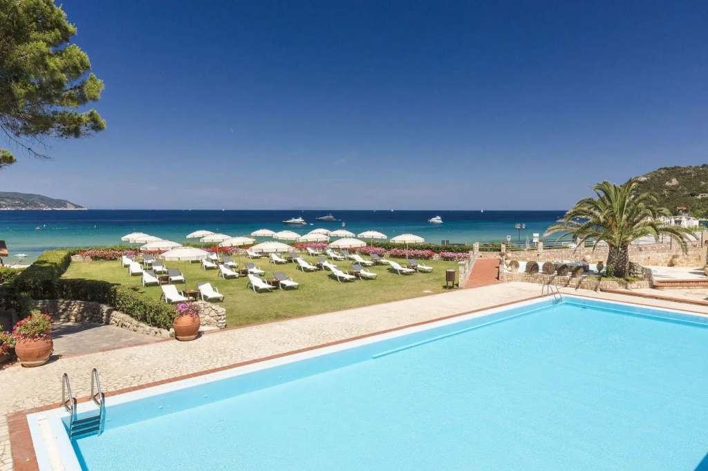 Hotel photo 12