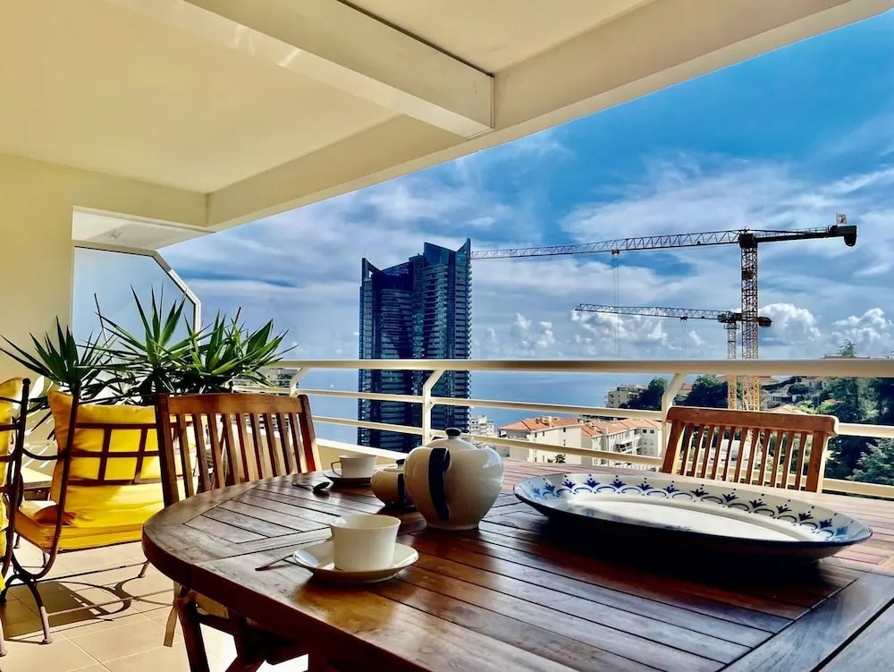 2 Rooms in Luxury Residence Bordering Monaco