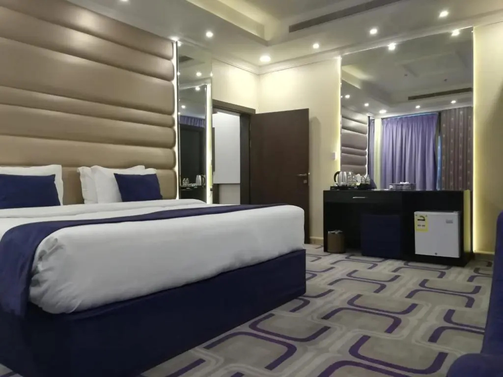 Deluxe Double room (full double bed)