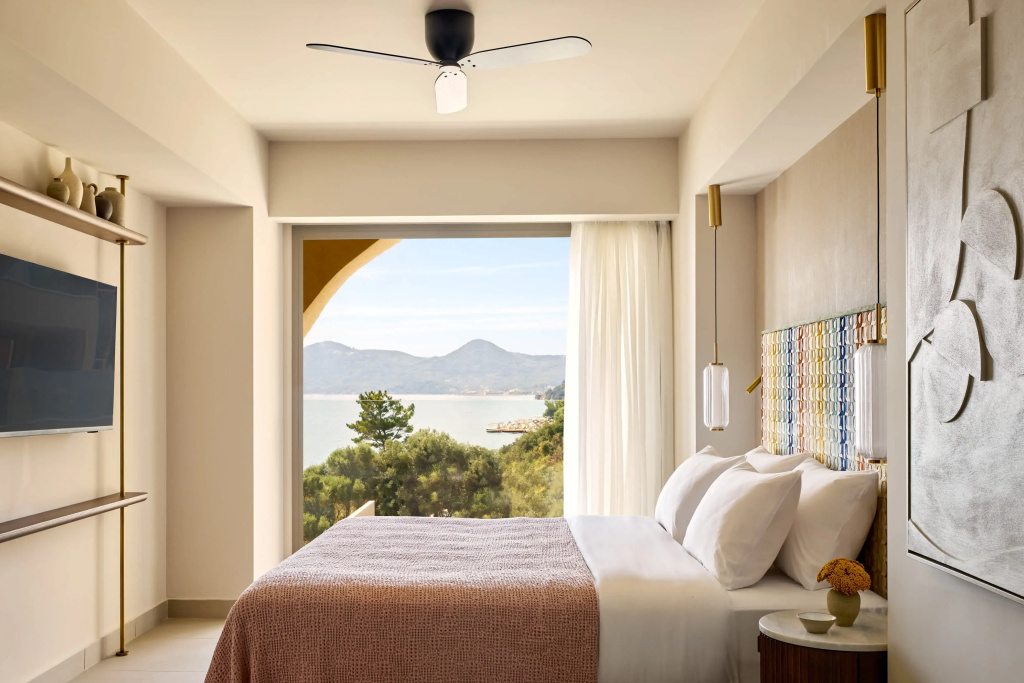Deluxe Double room with sea view (full double bed)