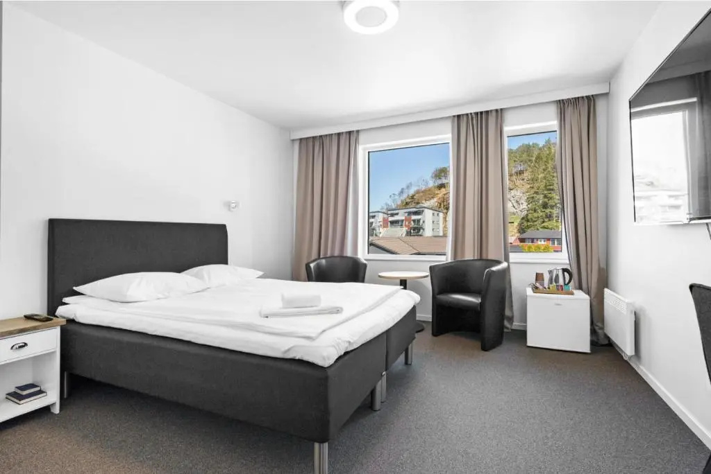 Standard Double room (full double bed)
