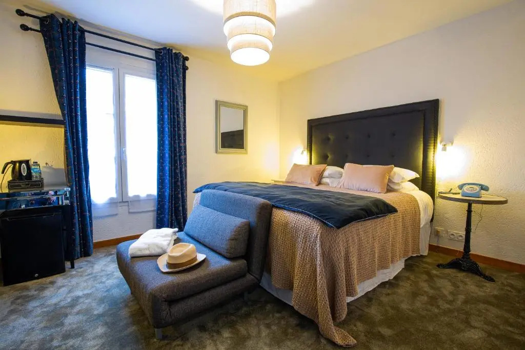Superior Double room with garden view (full double bed)