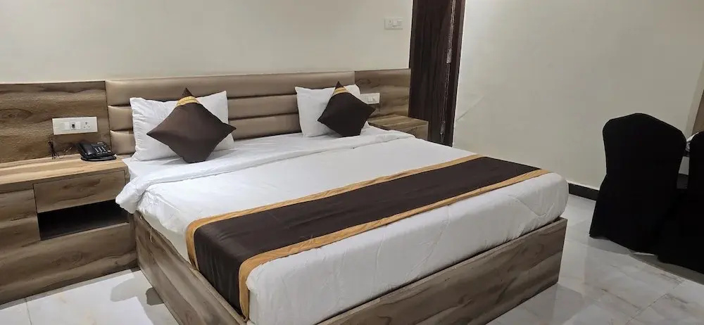 Superior Double room (full double bed)