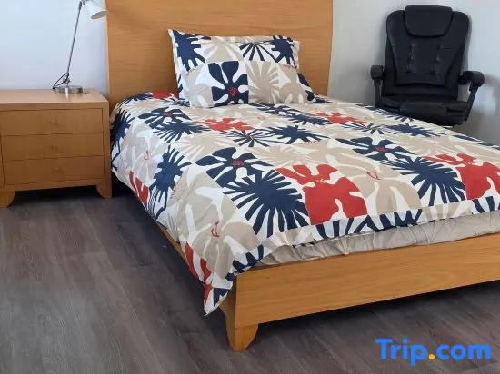 Cozy room near airport