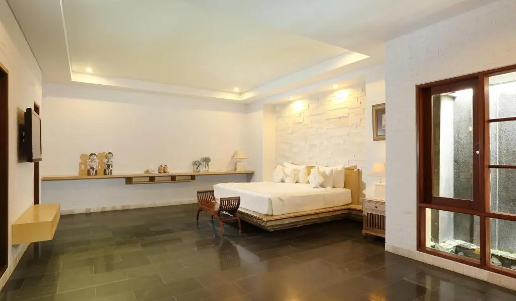 2 Bedrooms Grand Royal Pool Villa