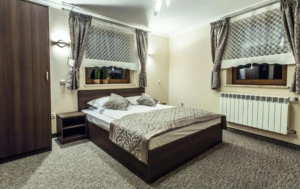 Standard Double room with mountain view (full double bed)