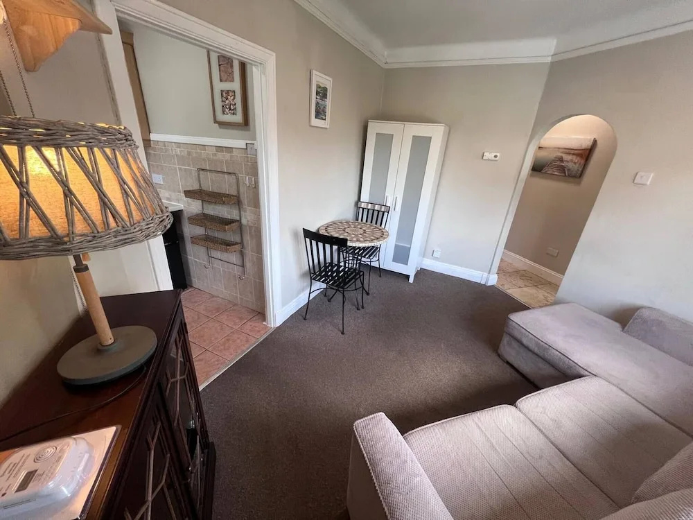 Cozy Studio Flat in South Croydon - Ideal for Short or Long Stays