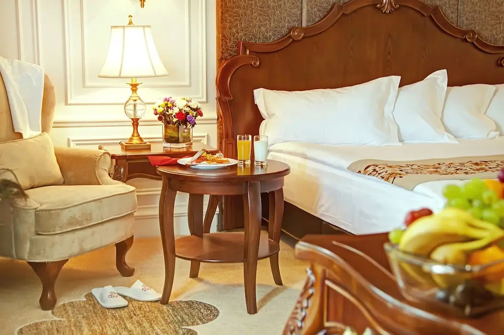 Deluxe Double Suite full double bed