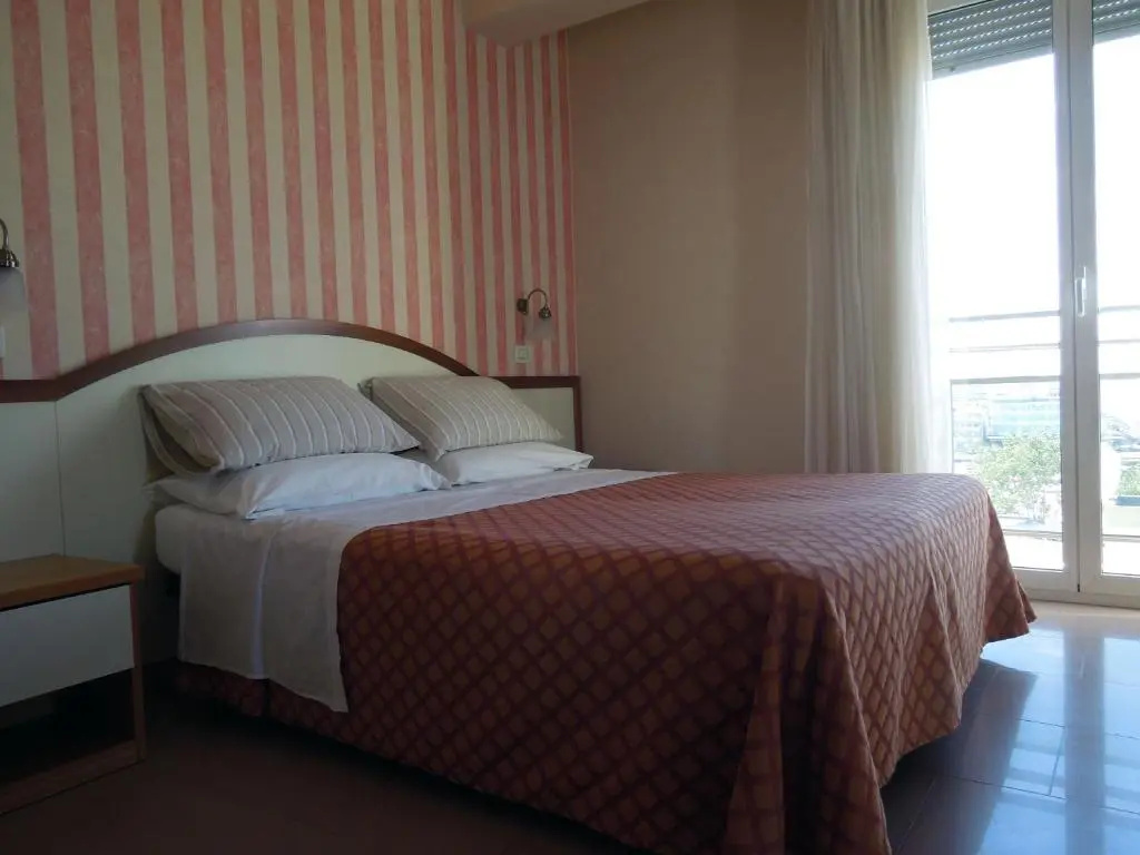 Hotel Mondial - Chambres