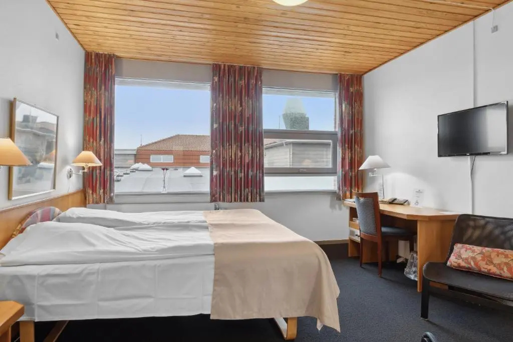 Standard Double room (full double bed)