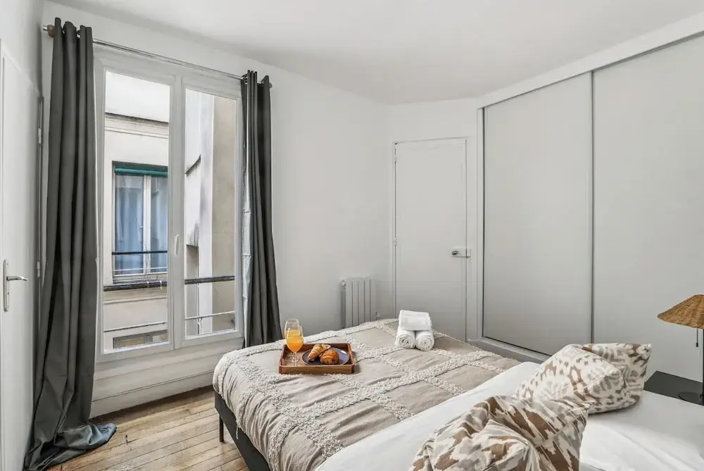 Bright 1BR Steps from Canal Saint-Martin