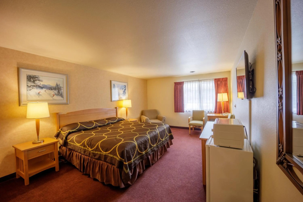 Summit Inn — 4