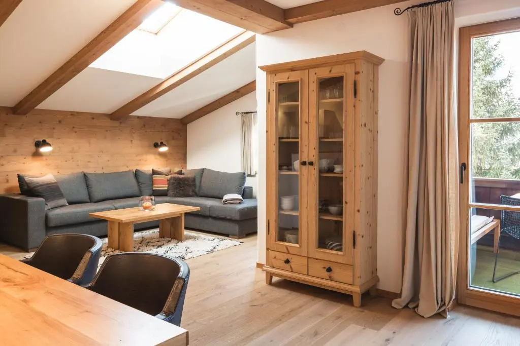 2 Bedrooms Apartment