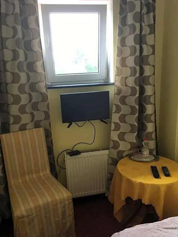 Economy room