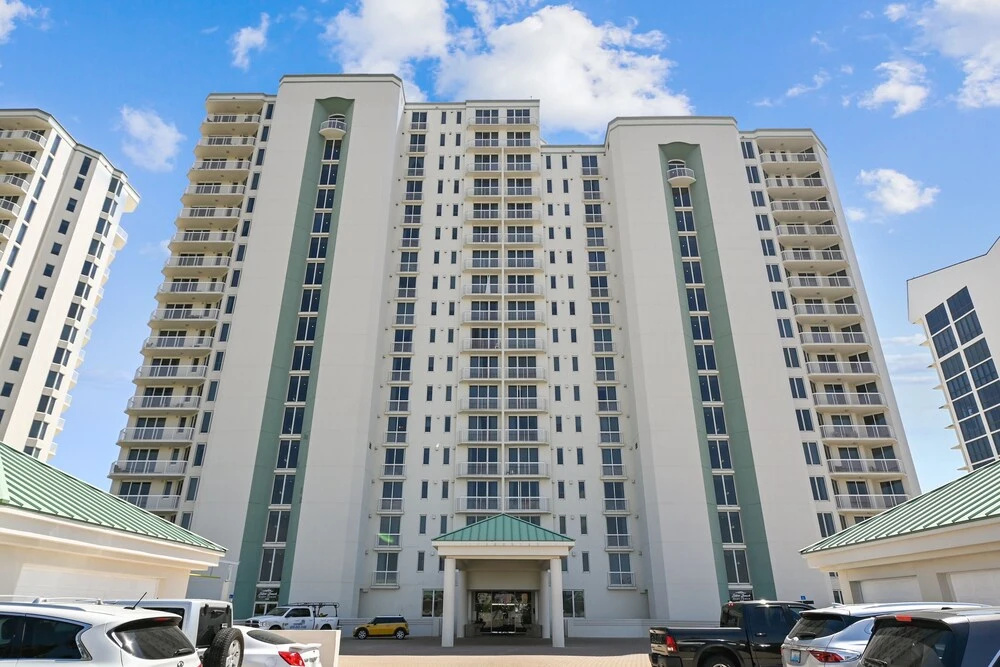 Silver Beach 506 is a gorgeous Gulf Front 4 BR with free beach service - sleeps 8 by RedAwning