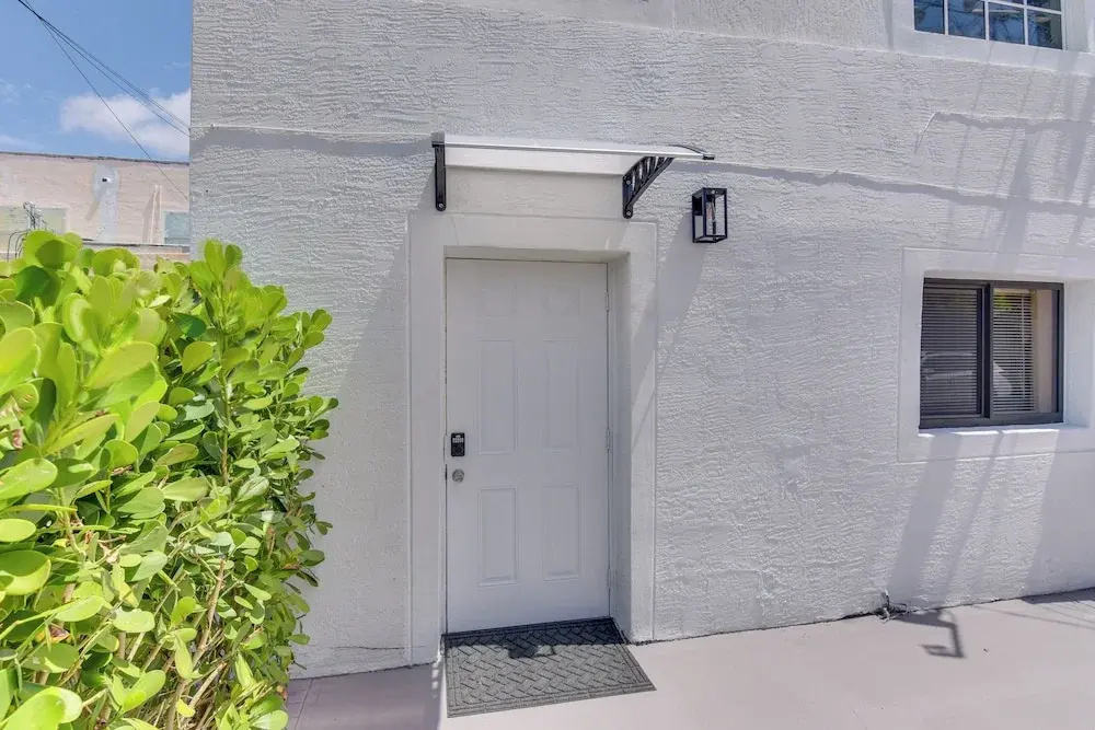 Nifty Miami Apartment ~ 5 Mi to Downtown!