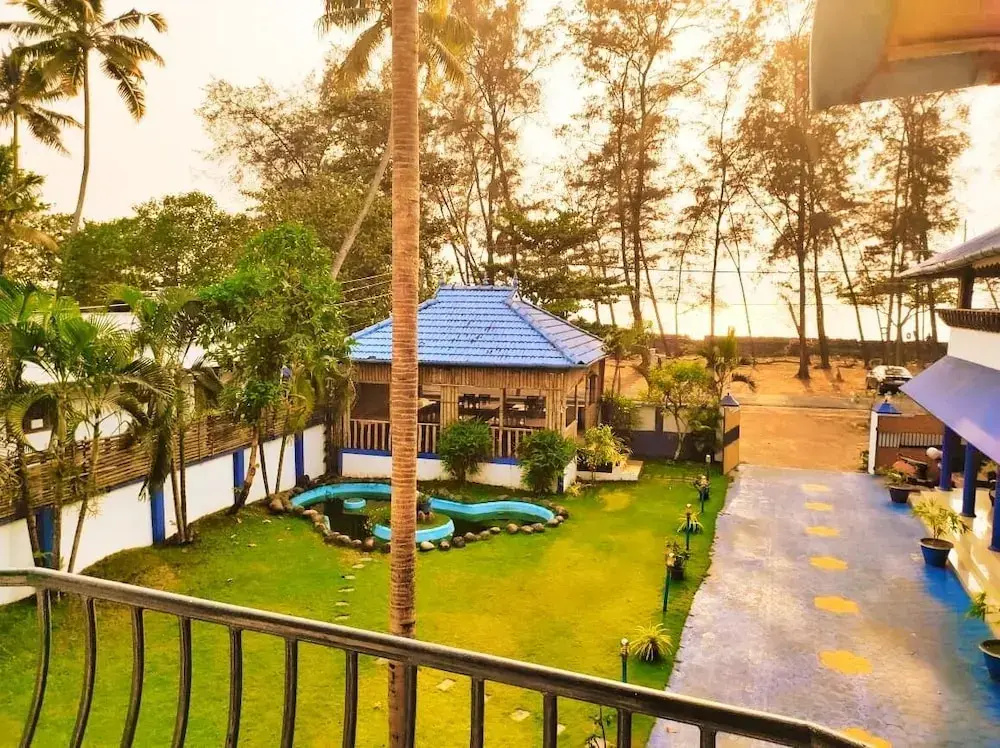 Standard Double room beachfront (full double bed)