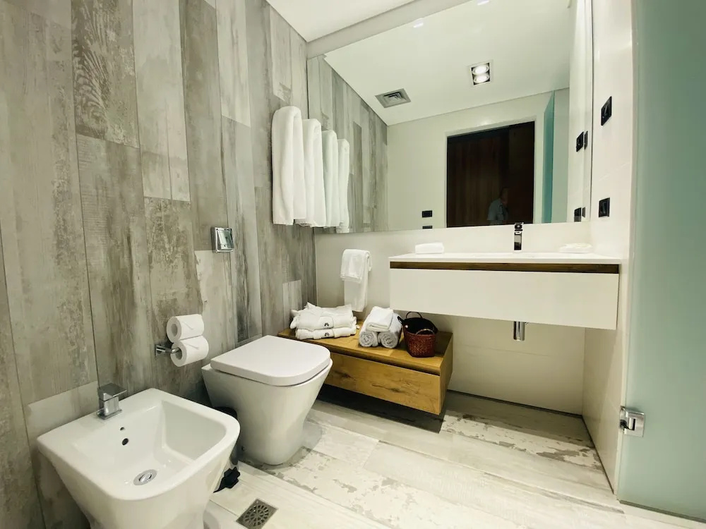 Standard Double room with balcony (full double bed)