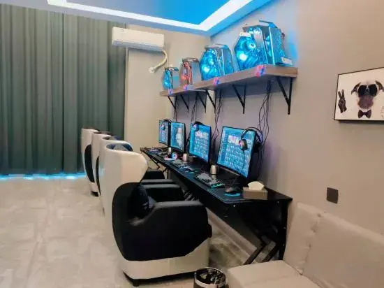 Shushang E-sports Homestay (Leshan High-speed Railway Station Shihao Plaza)