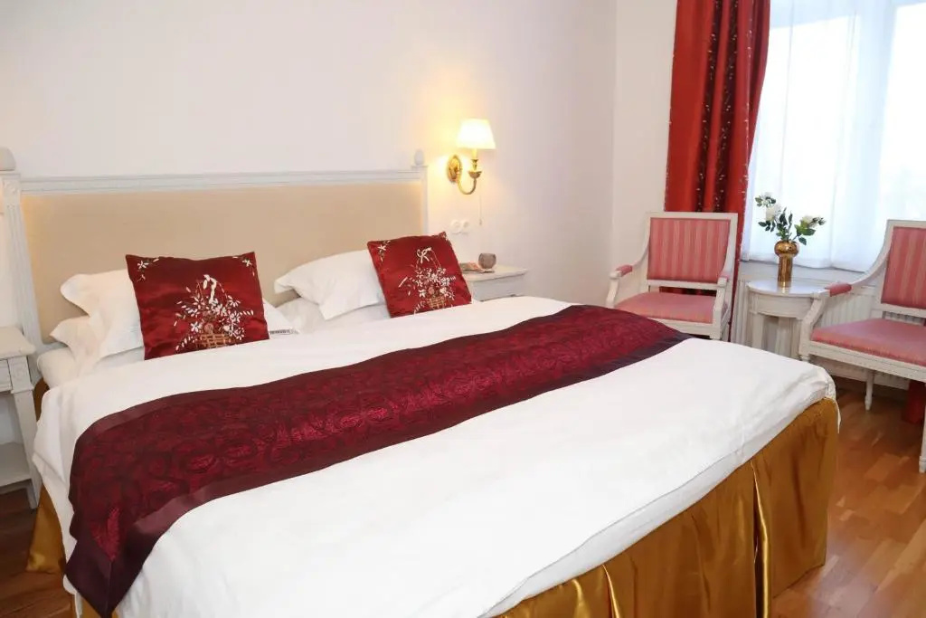 Standard Double room (full double bed)