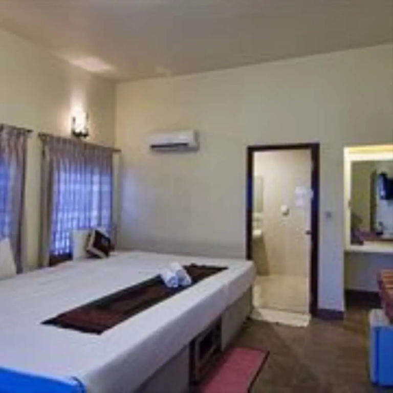 Deluxe Triple room with balcony