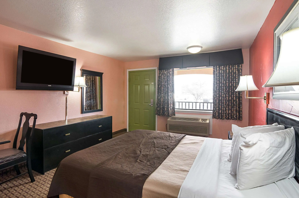 Standard Double room (full double bed)