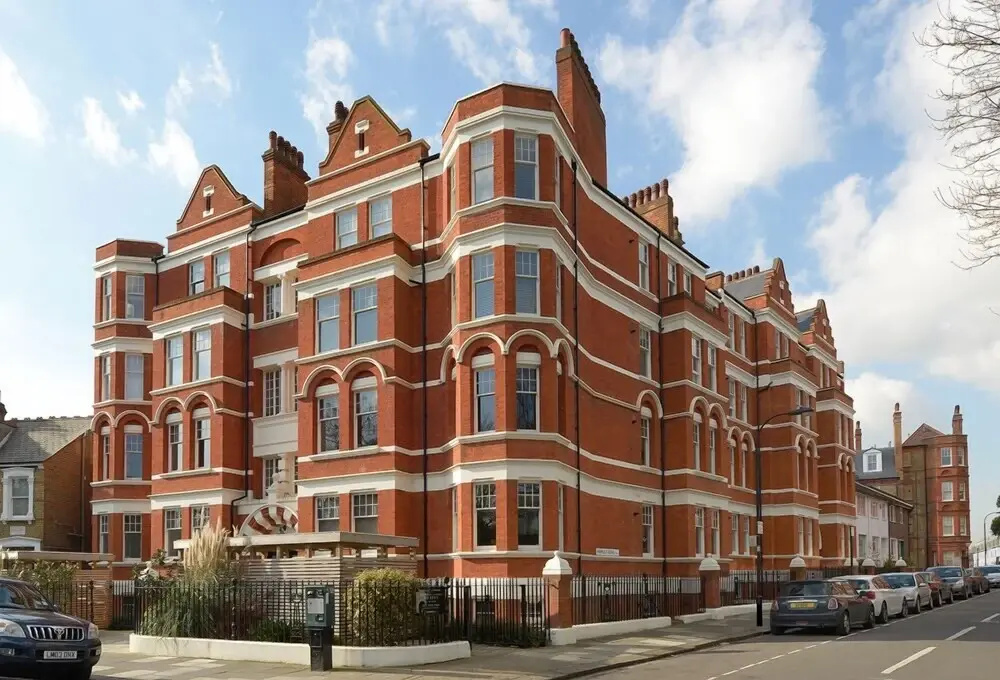 Luxury Three Bedroom - Flat 121 Lower Ground Floor