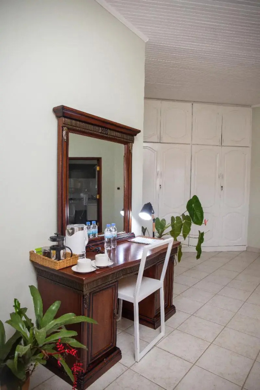 Suite with balcony and with pool view