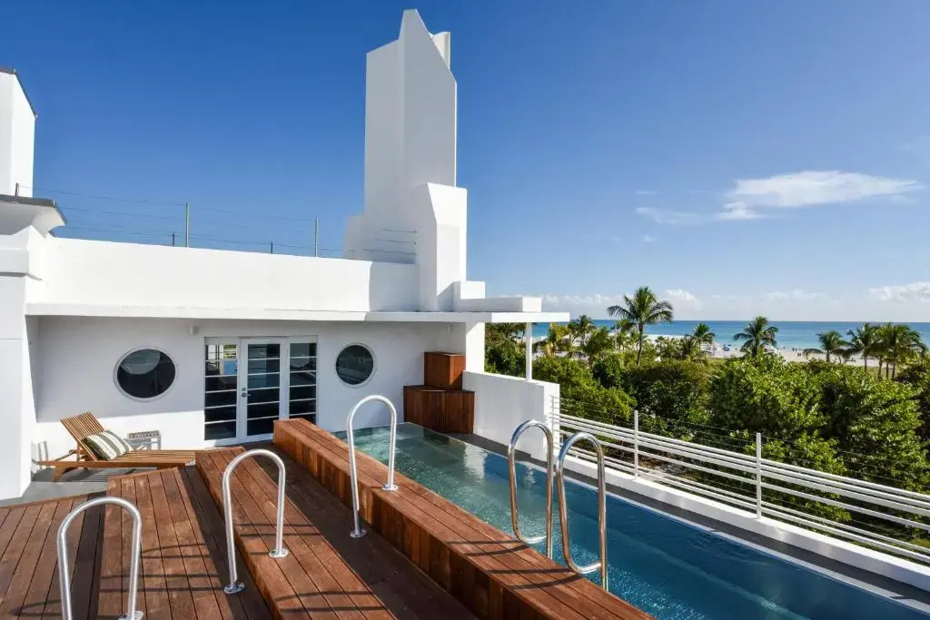 Penthouse with sunrise view